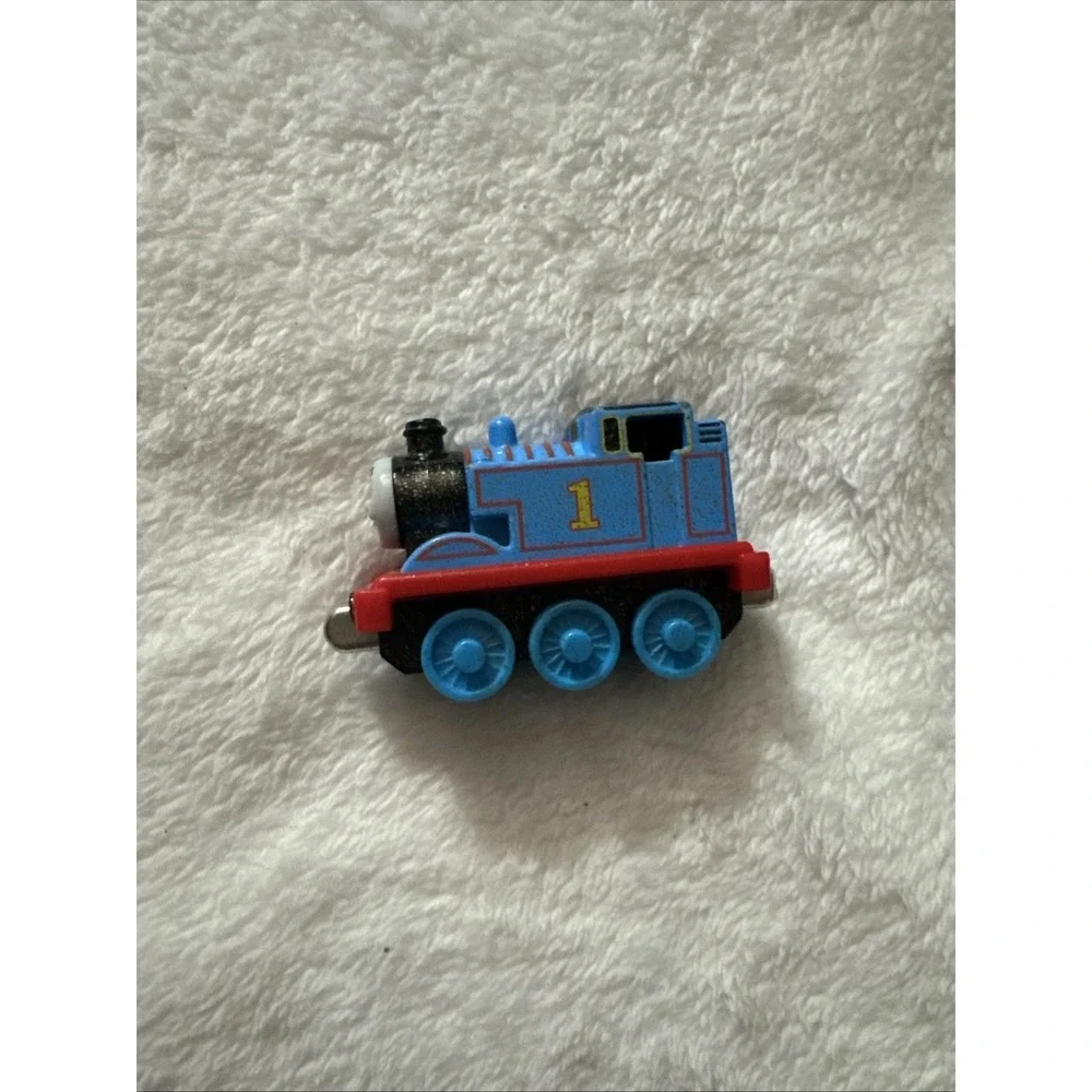 Thomas & Friends Take-Along Thomas Die-Cast Magnetic Train Engine No 1‎